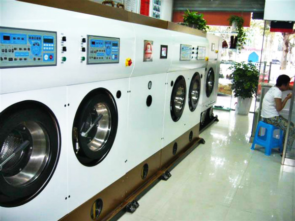 开家大型干洗店设备需要哪些，对应价格多少