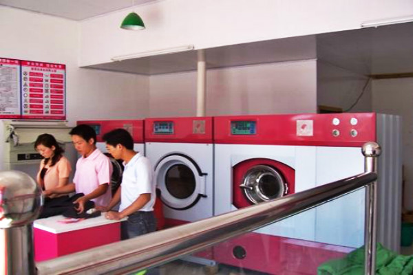 开玫瑰园洗衣店成本要多少钱?三万买设备开店费用低