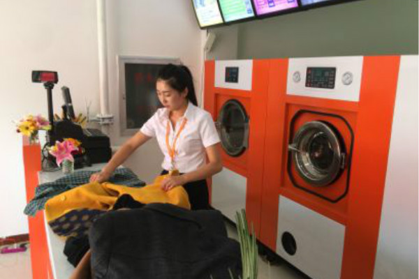 开干洗店选择加盟好吗?轻松创业事半功倍