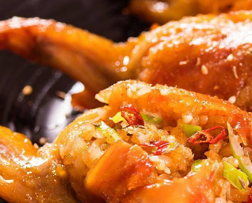 开个鸡翅包饭店一年利润能赚多少钱？年赚25万3个技术让你独占鳌头