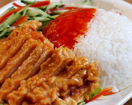 开个烤肉拌饭店一年利润能赚多少钱？年赚50万，4个技巧新手也能赚钱