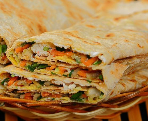 开家菜煎饼店投资一般需要多少钱？10㎡小店投资7万足矣