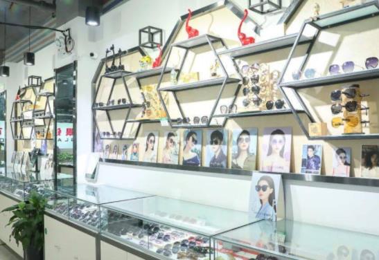 北京开家眼镜店一年赚多少钱？年利润25万，4点盈利技巧