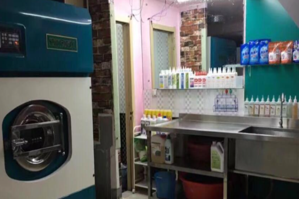 在水衣坊洗衣加盟设备如何？智能先进设备，引领干洗新潮流