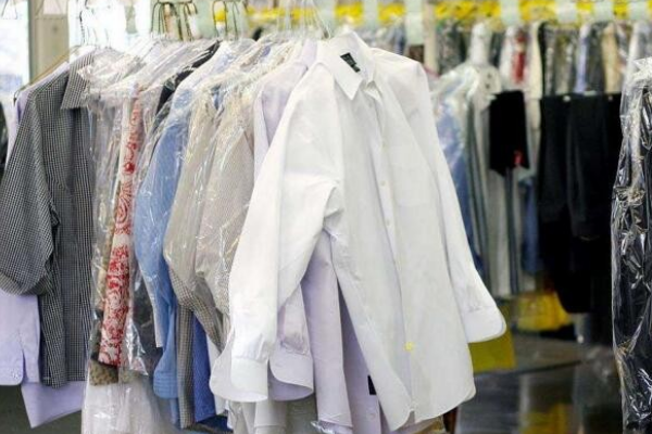 干洗店加盟还是自己做?谁能带来更多成功?