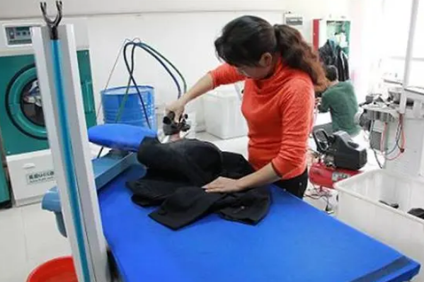 干洗店加盟好还是自己开好呢?开干洗店赚钱吗?