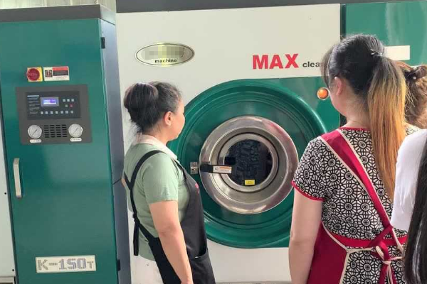 干洗店加盟费用多少钱啊一年
