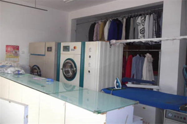洁晶干洗店加盟设备怎么样？先进设备助力，提升服务品质