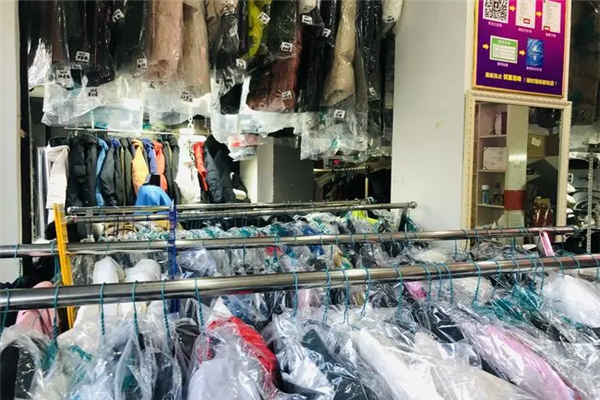 秋红干洗店加盟案例分享，成功店主的经验谈谈