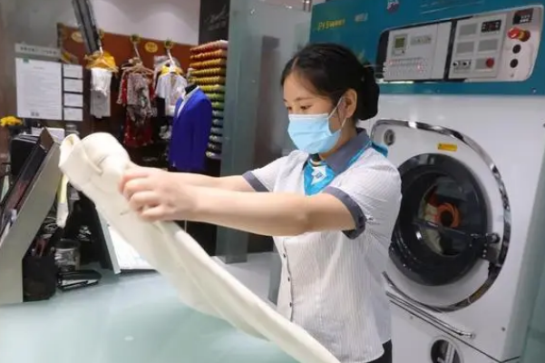 戴维斯洗衣加盟费多少?开店新契机，低成本创业成功指南!