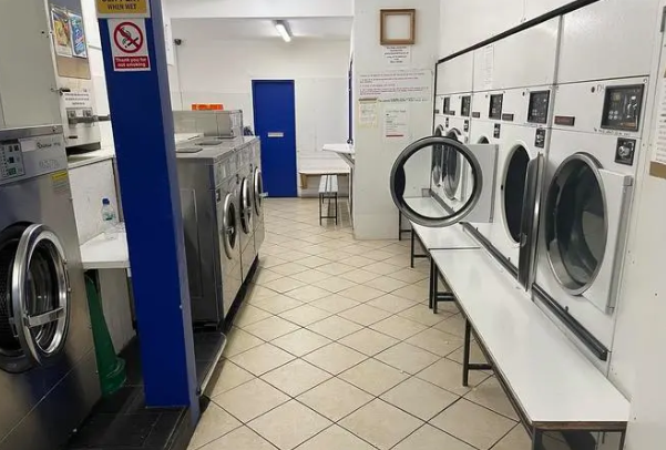 尤萨干洗店