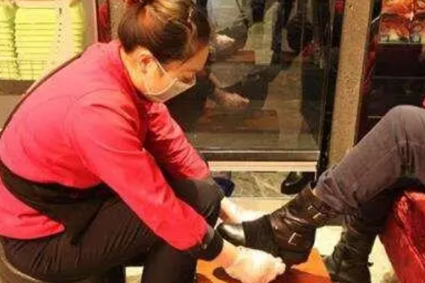 鞋护士擦鞋店