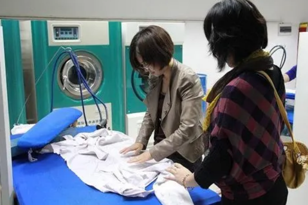 铭皇干洗店