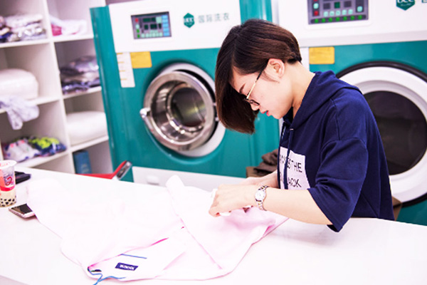 东台干洗店加盟，轻松开启财富之门，ucc国际洗衣助您致富!