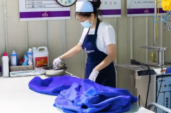 诚实干洗店