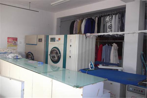 小木屋洗衣加盟店，创业开店的好帮手，让成功触手可及