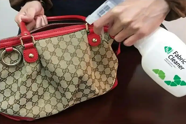 开洗衣店一年能赚多少？曼巴千色洗护加盟，揭秘惊人的收益潜力