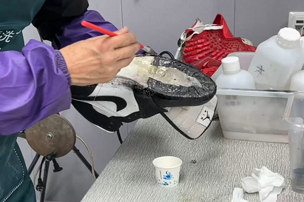 玩偶洗鞋加盟设备怎么样？提升服务品质，赢得客户心