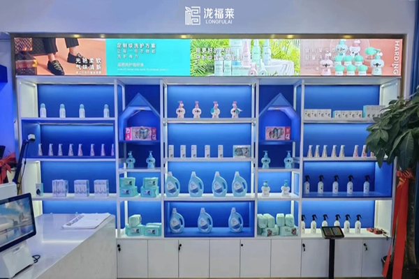 洗衣店设备价格透明：泷福莱洗护加盟，高性价比投资首选