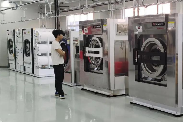 合理的干洗店设备价格，洁而雅干洗加盟的投资首选