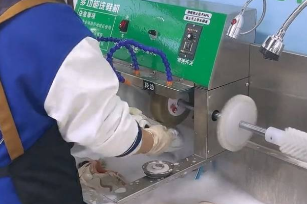 一年能赚多少钱？衣佳洗衣洗鞋加盟，详细收益分析