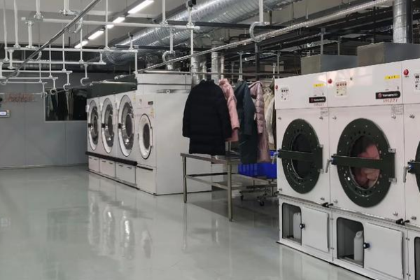 鑫洁洗衣加盟设备价格多少？设备价格透明，投资更放心