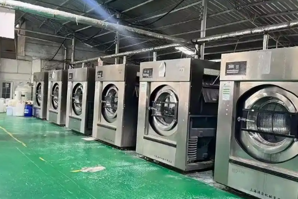 雅致洗衣加盟设备如何？先进设备，洗涤高效又省心