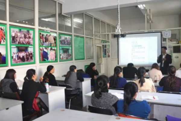 日新干洗加盟指南，线上线下全方位营销，快速为店铺聚拢人气